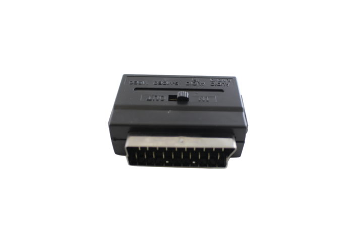 Scart S-Video/RCA Sovitin/Adapteri